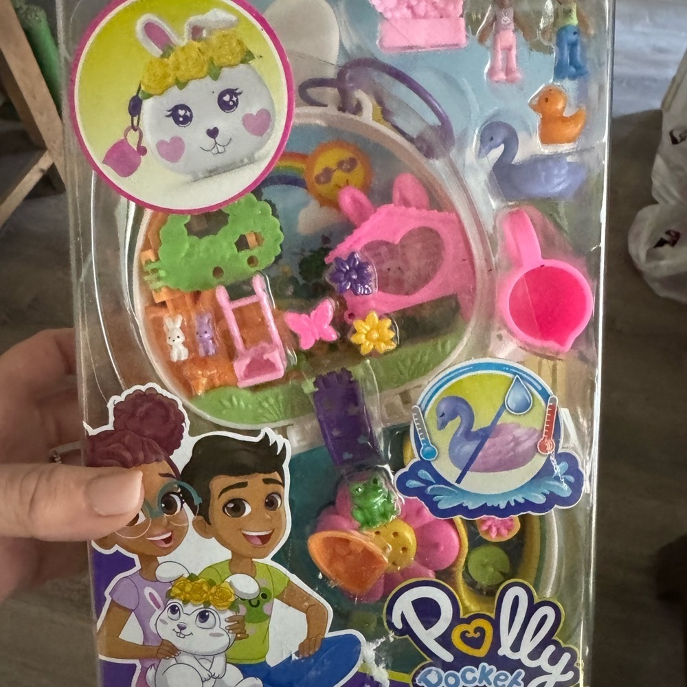 2022 Polly pocket set of Flower Garden Playset - Picture 2 of 5